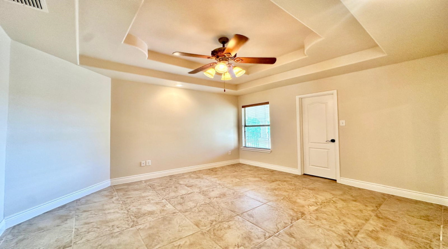 202 Lake Powell Dr, Laredo, Texas 78041, 4 Bedrooms Bedrooms, 7 Rooms Rooms,3 BathroomsBathrooms,Residential,For Sale,202 Lake Powell Dr,20254043