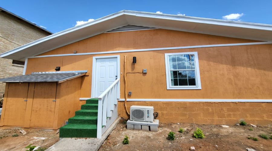 216 N Meadow Ave, Laredo, Texas 78040, 1 Bedroom Bedrooms, 2 Rooms Rooms,1 BathroomBathrooms,Residential,For Rent,216 N Meadow Ave,20254472