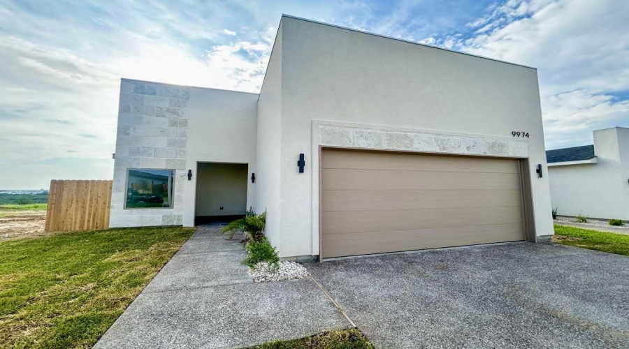 9974 Grotto Dr., Laredo, Texas 78045, 3 Bedrooms Bedrooms, 5 Rooms Rooms,2 BathroomsBathrooms,Residential,For Sale,9974 Grotto Dr.,20254473