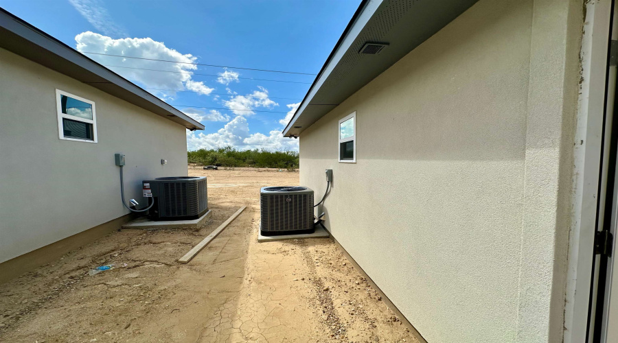 5027 Carambola Ln., Laredo, Texas 78046, 3 Bedrooms Bedrooms, 5 Rooms Rooms,2 BathroomsBathrooms,Residential,For Sale,5027 Carambola Ln.,20254045 5027 Carambola Ln., Laredo, Texas 78046, 3 Bedrooms Bedrooms, 5 Rooms Rooms,2 BathroomsBathrooms,Residential,For Sale,5027 Carambola Ln.,20254045