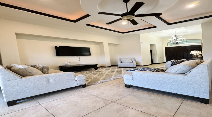 205 Sandhill Oak Dr, Laredo, Texas 78045, 3 Bedrooms Bedrooms, 5 Rooms Rooms,2 BathroomsBathrooms,Residential,For Sale,205 Sandhill Oak Dr,20254047