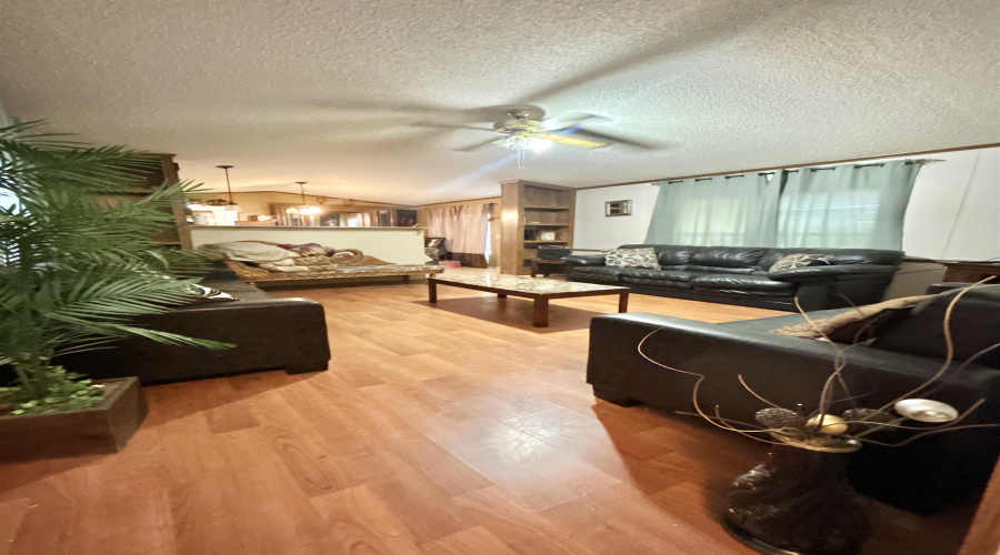 136 N. Jab Dr., Zapata, Texas 78076, 2 Bedrooms Bedrooms, 5 Rooms Rooms,2 BathroomsBathrooms,Residential,For Sale,136 N. Jab Dr.,20254048