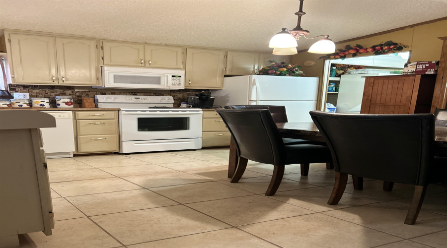 136 N. Jab Dr., Zapata, Texas 78076, 2 Bedrooms Bedrooms, 5 Rooms Rooms,2 BathroomsBathrooms,Residential,For Sale,136 N. Jab Dr.,20254048