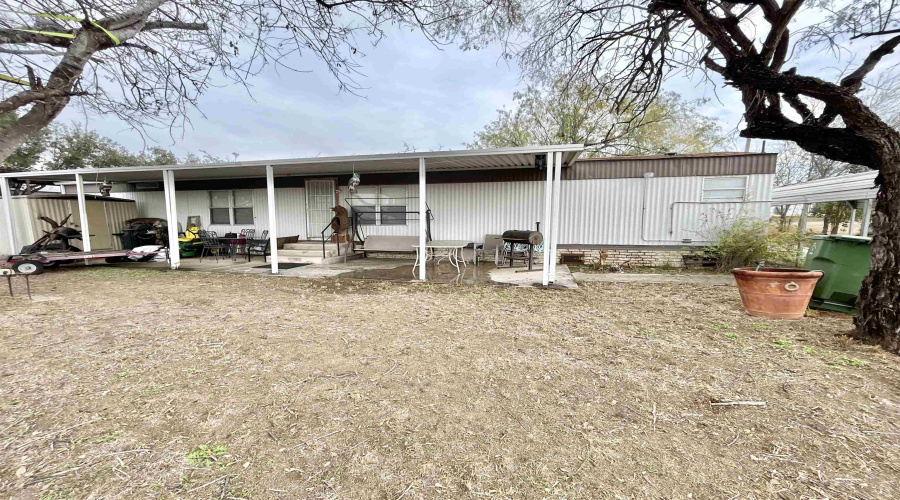 136 N. Jab Dr., Zapata, Texas 78076, 2 Bedrooms Bedrooms, 5 Rooms Rooms,2 BathroomsBathrooms,Residential,For Sale,136 N. Jab Dr.,20254048