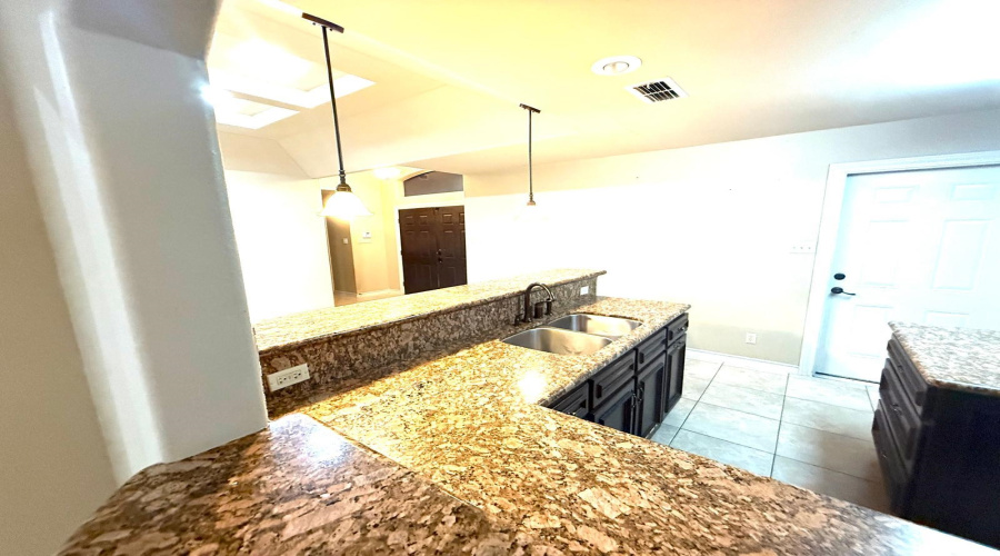 3127 Conde Dr., Laredo, Texas 78045, 4 Bedrooms Bedrooms, 7 Rooms Rooms,2 BathroomsBathrooms,Residential,For Sale,3127 Conde Dr.,20254482