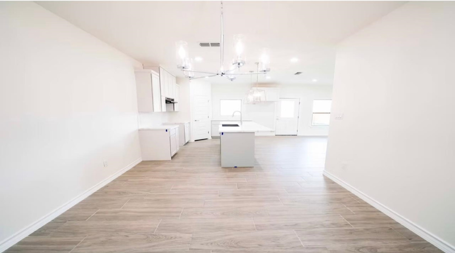 5530 Beefalo Ln., Laredo, Texas 78046, 3 Bedrooms Bedrooms, 5 Rooms Rooms,2 BathroomsBathrooms,Residential,For Sale,5530 Beefalo Ln.,20254051