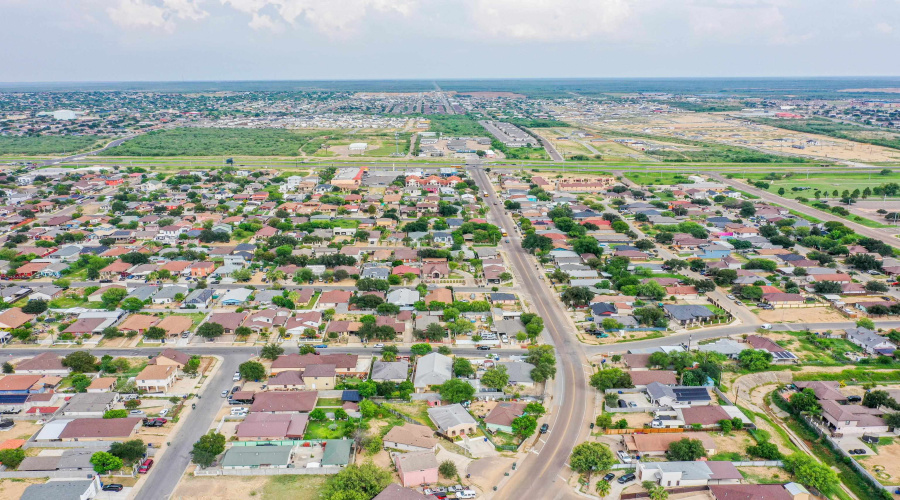 106 Salamanca Ave, LAREDO, Texas 78046, 3 Bedrooms Bedrooms, 5 Rooms Rooms,1 BathroomBathrooms,Residential,For Sale,106 Salamanca Ave,20254483