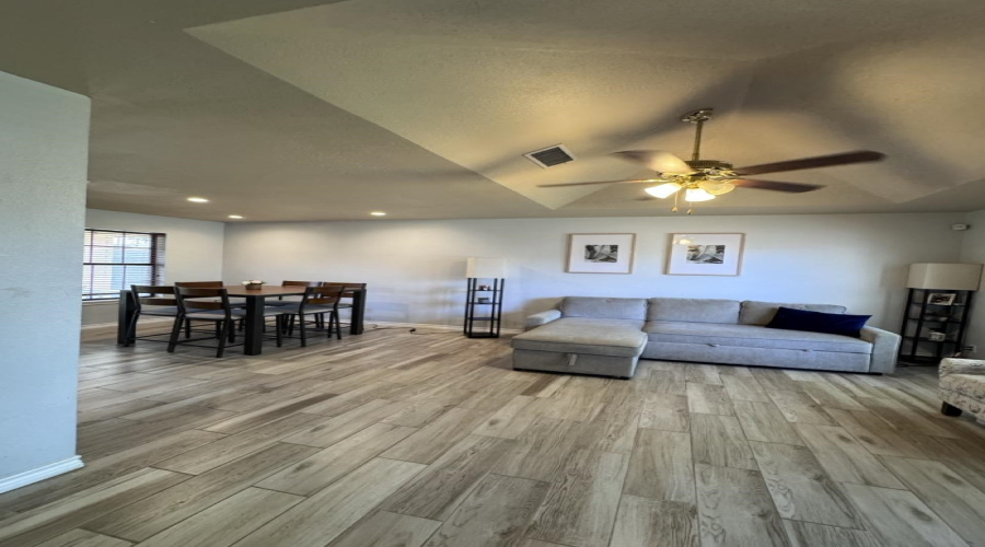 1108 Topaz Trl, Laredo, Texas 78045-0000, 3 Bedrooms Bedrooms, 6 Rooms Rooms,2 BathroomsBathrooms,Residential,For Rent,1108 Topaz Trl,20254485
