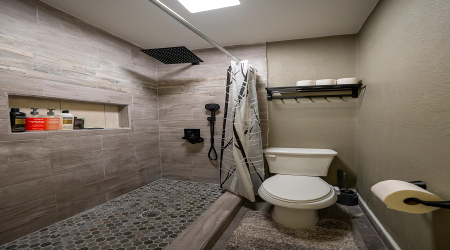 210 E Del Mar Blvd, Laredo, Texas 78041, 1 Bedroom Bedrooms, 3 Rooms Rooms,1 BathroomBathrooms,Residential,For Sale,210 E Del Mar Blvd,20254056