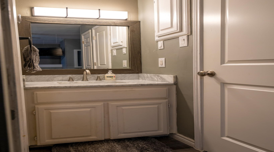 210 E Del Mar Blvd, Laredo, Texas 78041, 1 Bedroom Bedrooms, 3 Rooms Rooms,1 BathroomBathrooms,Residential,For Sale,210 E Del Mar Blvd,20254056