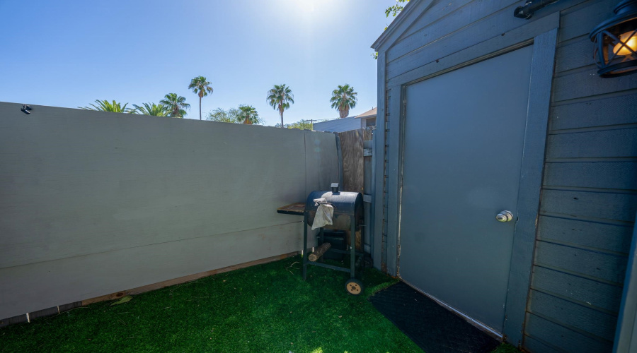 210 E Del Mar Blvd, Laredo, Texas 78041, 1 Bedroom Bedrooms, 3 Rooms Rooms,1 BathroomBathrooms,Residential,For Sale,210 E Del Mar Blvd,20254056