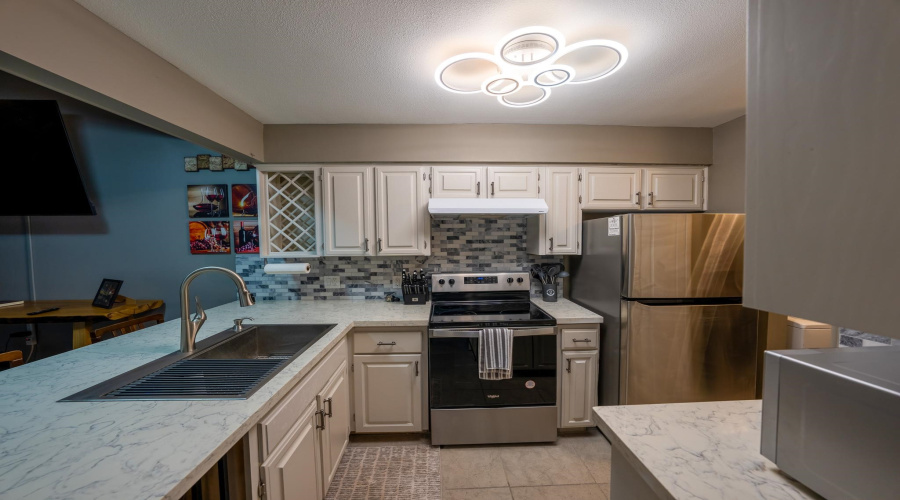 210 E Del Mar Blvd, Laredo, Texas 78041, 1 Bedroom Bedrooms, 3 Rooms Rooms,1 BathroomBathrooms,Residential,For Sale,210 E Del Mar Blvd,20254056