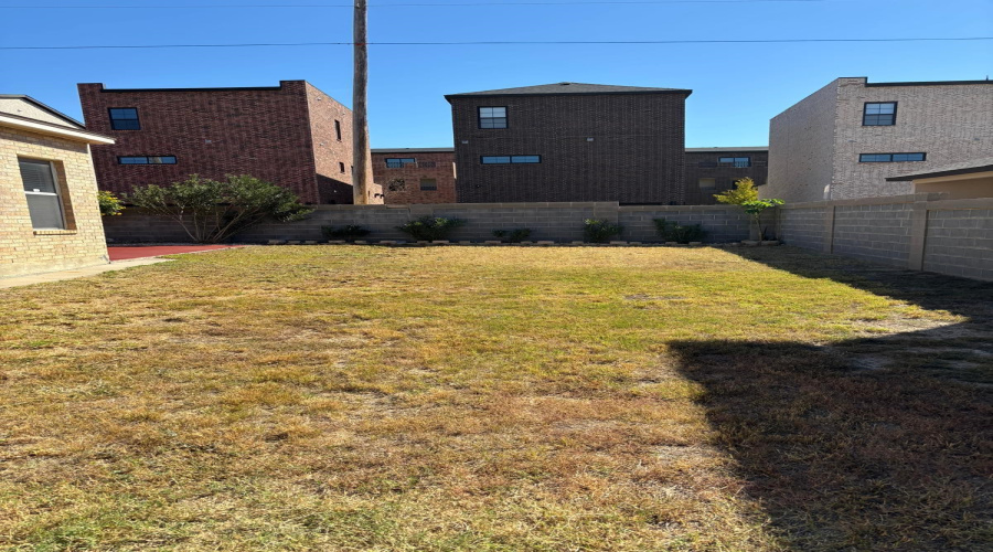 217 Kahlo Lp, Laredo, Texas 78045, 3 Bedrooms Bedrooms, 6 Rooms Rooms,2 BathroomsBathrooms,Residential,For Rent,217 Kahlo Lp,20254489