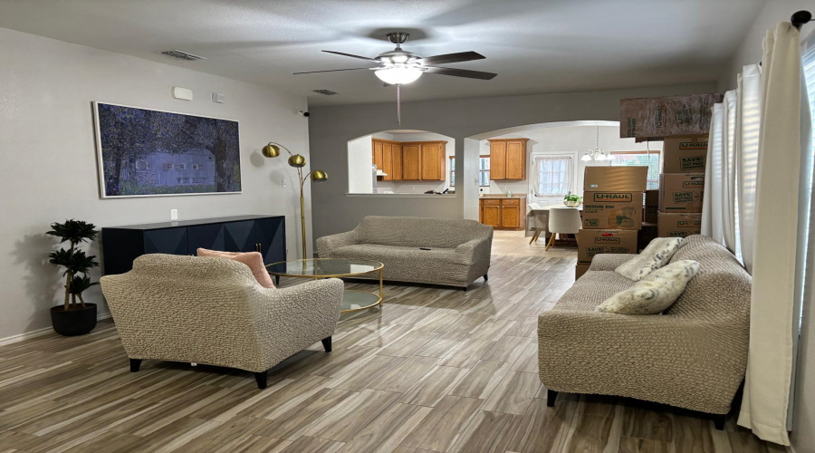 217 Kahlo Lp, Laredo, Texas 78045, 3 Bedrooms Bedrooms, 6 Rooms Rooms,2 BathroomsBathrooms,Residential,For Rent,217 Kahlo Lp,20254489