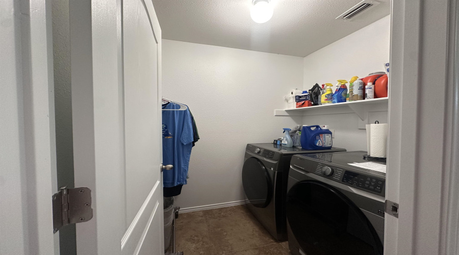 9906 Natalia Dr, Laredo, Texas 78045, 3 Bedrooms Bedrooms, 6 Rooms Rooms,2 BathroomsBathrooms,Residential,For Sale,9906 Natalia Dr,20254059