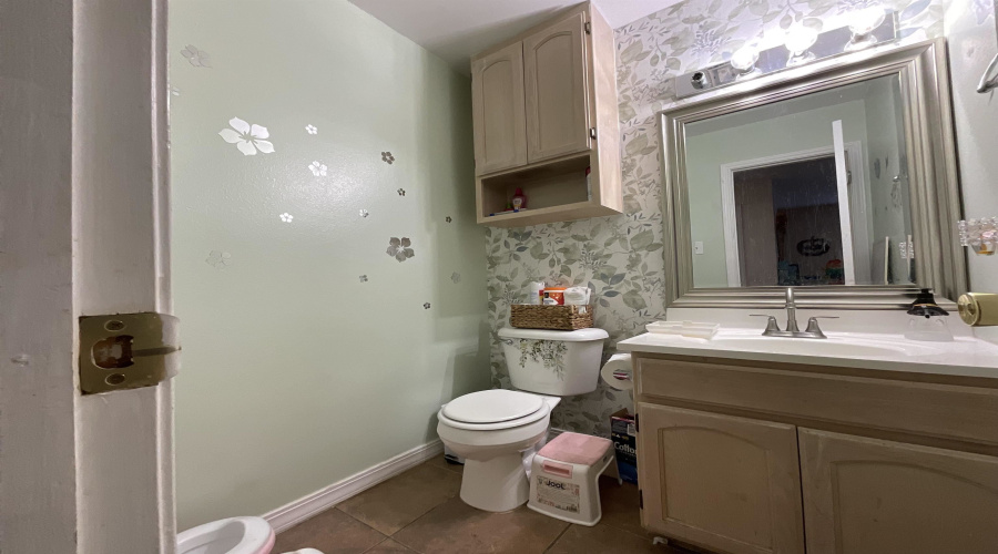 915 Rutledge Dr, LAREDO, Texas 78046, 5 Bedrooms Bedrooms, 9 Rooms Rooms,3 BathroomsBathrooms,Residential,For Rent,915 Rutledge Dr,20254491
