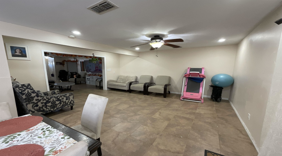 915 Rutledge Dr, LAREDO, Texas 78046, 5 Bedrooms Bedrooms, 9 Rooms Rooms,3 BathroomsBathrooms,Residential,For Rent,915 Rutledge Dr,20254491