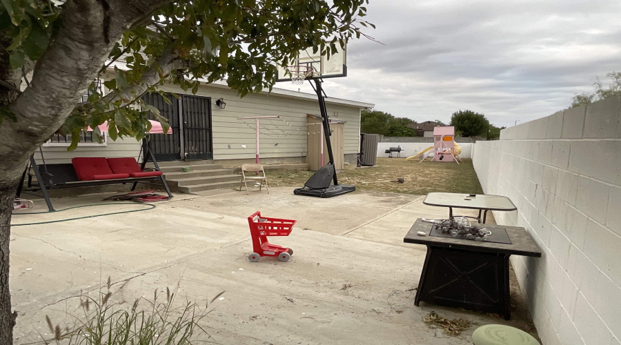 915 Rutledge Dr, LAREDO, Texas 78046, 5 Bedrooms Bedrooms, 9 Rooms Rooms,3 BathroomsBathrooms,Residential,For Rent,915 Rutledge Dr,20254491