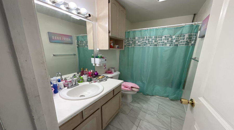 915 Rutledge Dr, LAREDO, Texas 78046, 5 Bedrooms Bedrooms, 9 Rooms Rooms,3 BathroomsBathrooms,Residential,For Rent,915 Rutledge Dr,20254491