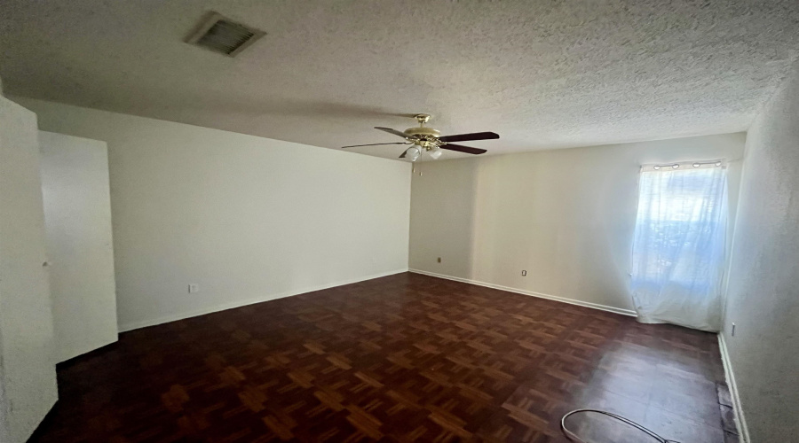 100 Aurora St, Laredo, Texas 78041, 1 Bedroom Bedrooms, 4 Rooms Rooms,1 BathroomBathrooms,Residential,For Sale,100 Aurora St,20254060