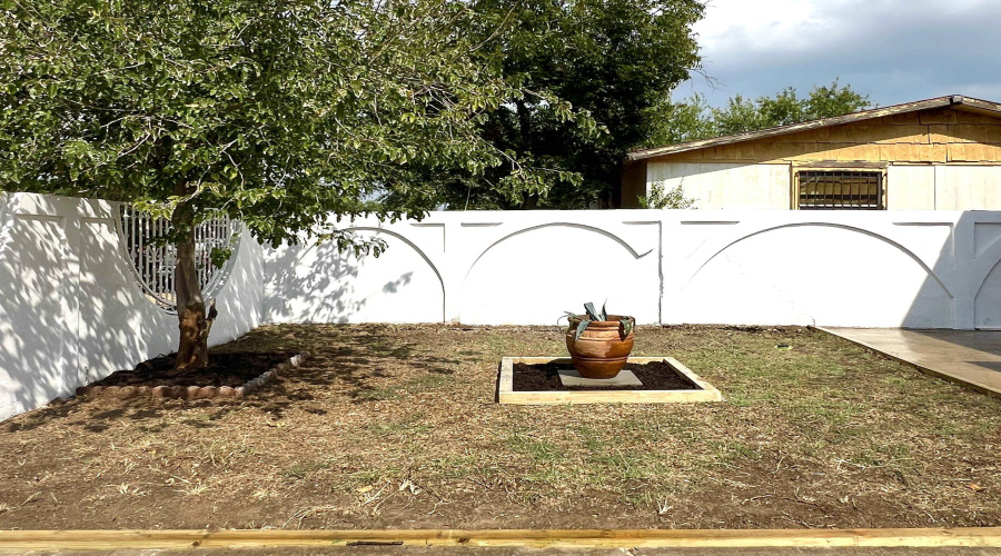 524 Norwich Lp, LAREDO, Texas 78045-8500, 4 Bedrooms Bedrooms, 8 Rooms Rooms,2 BathroomsBathrooms,Residential,For Sale,524 Norwich Lp,20254493
