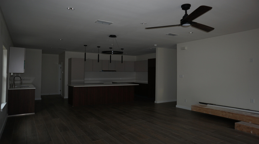 210 Veracruz Dr., Laredo, Texas 78045, 3 Bedrooms Bedrooms, 5 Rooms Rooms,2 BathroomsBathrooms,Residential,For Sale,210 Veracruz Dr.,20254061