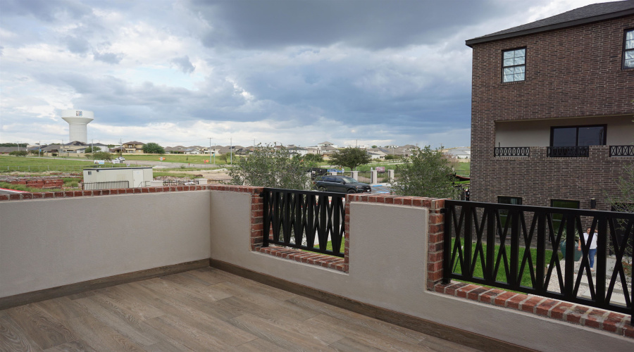 210 Veracruz Dr., Laredo, Texas 78045, 3 Bedrooms Bedrooms, 5 Rooms Rooms,2 BathroomsBathrooms,Residential,For Sale,210 Veracruz Dr.,20254061