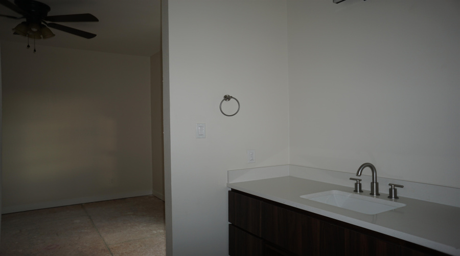 210 Veracruz Dr., Laredo, Texas 78045, 3 Bedrooms Bedrooms, 5 Rooms Rooms,2 BathroomsBathrooms,Residential,For Sale,210 Veracruz Dr.,20254061