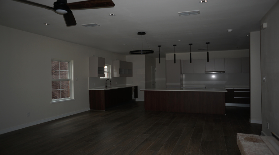 210 Veracruz Dr., Laredo, Texas 78045, 3 Bedrooms Bedrooms, 5 Rooms Rooms,2 BathroomsBathrooms,Residential,For Sale,210 Veracruz Dr.,20254061