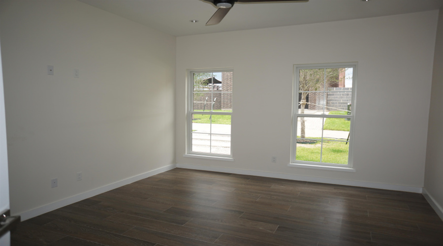 210 Veracruz Dr., Laredo, Texas 78045, 3 Bedrooms Bedrooms, 5 Rooms Rooms,2 BathroomsBathrooms,Residential,For Sale,210 Veracruz Dr.,20254061