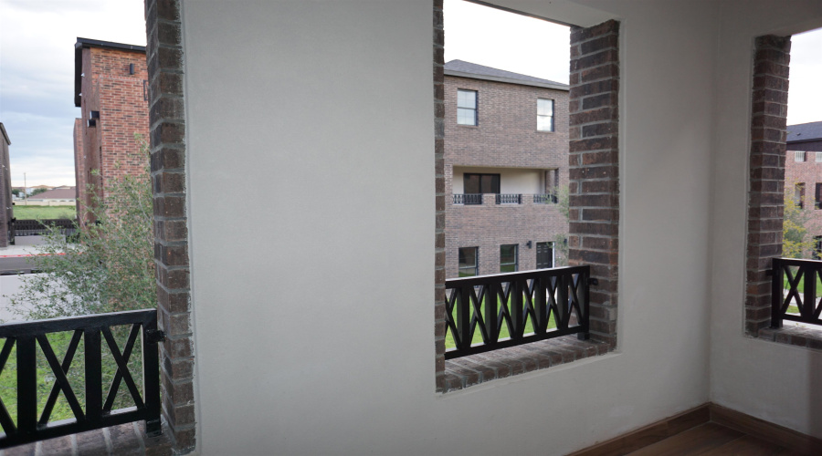 210 Veracruz Dr., Laredo, Texas 78045, 3 Bedrooms Bedrooms, 5 Rooms Rooms,2 BathroomsBathrooms,Residential,For Sale,210 Veracruz Dr.,20254062