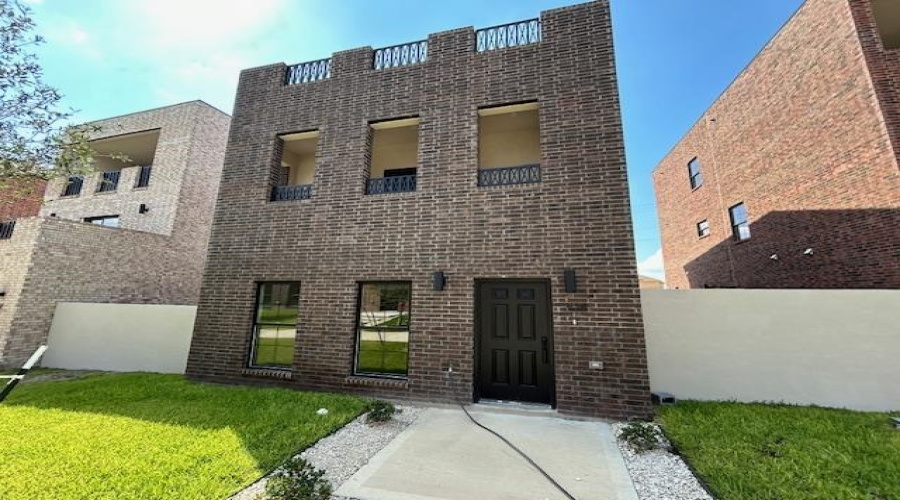 210 Veracruz Dr., Laredo, Texas 78045, 3 Bedrooms Bedrooms, 5 Rooms Rooms,2 BathroomsBathrooms,Residential,For Sale,210 Veracruz Dr.,20254062