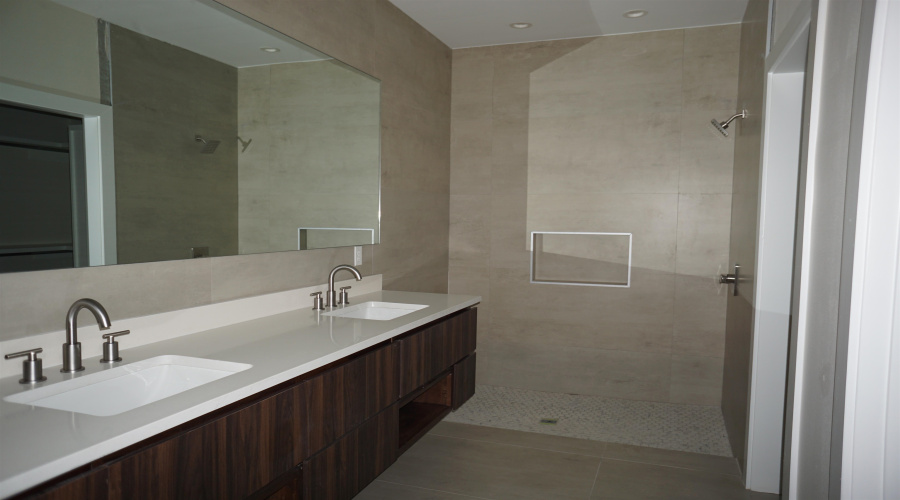 210 Veracruz Dr., Laredo, Texas 78045, 3 Bedrooms Bedrooms, 5 Rooms Rooms,2 BathroomsBathrooms,Residential,For Sale,210 Veracruz Dr.,20254062