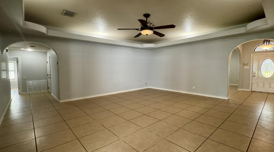 1913 Orange Blossom Lp, Laredo, Texas 78045, 4 Bedrooms Bedrooms, 8 Rooms Rooms,3 BathroomsBathrooms,Residential,For Sale,1913 Orange Blossom Lp,20254068