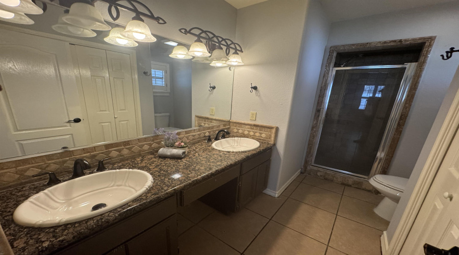 1913 Orange Blossom Lp, Laredo, Texas 78045, 4 Bedrooms Bedrooms, 8 Rooms Rooms,3 BathroomsBathrooms,Residential,For Sale,1913 Orange Blossom Lp,20254068