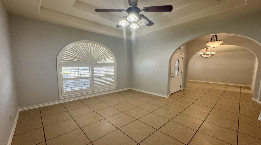 1913 Orange Blossom Lp, Laredo, Texas 78045, 4 Bedrooms Bedrooms, 8 Rooms Rooms,3 BathroomsBathrooms,Residential,For Sale,1913 Orange Blossom Lp,20254068