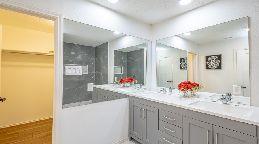 8715 Puerto Amarante, LAREDO, Texas 78045, 3 Bedrooms Bedrooms, 5 Rooms Rooms,2 BathroomsBathrooms,Residential,For Sale,8715 Puerto Amarante,20254503