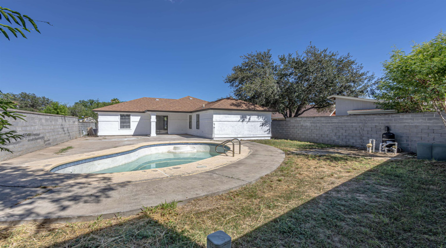 8715 Puerto Amarante, LAREDO, Texas 78045, 3 Bedrooms Bedrooms, 5 Rooms Rooms,2 BathroomsBathrooms,Residential,For Sale,8715 Puerto Amarante,20254503