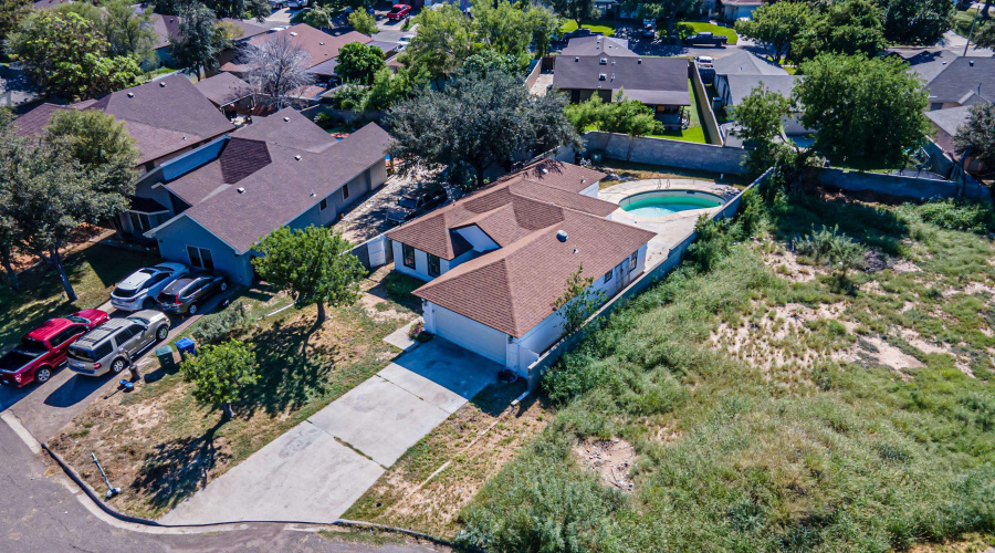 8715 Puerto Amarante, LAREDO, Texas 78045, 3 Bedrooms Bedrooms, 5 Rooms Rooms,2 BathroomsBathrooms,Residential,For Sale,8715 Puerto Amarante,20254503