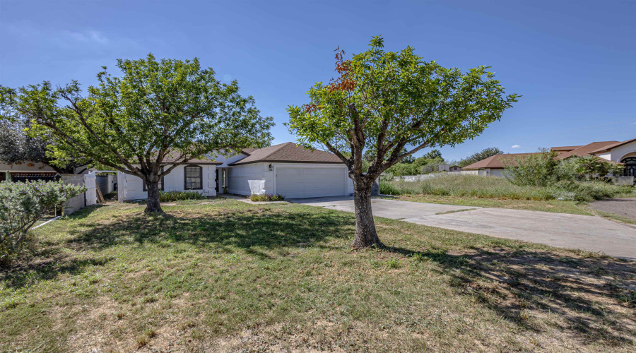 8715 Puerto Amarante, LAREDO, Texas 78045, 3 Bedrooms Bedrooms, 5 Rooms Rooms,2 BathroomsBathrooms,Residential,For Sale,8715 Puerto Amarante,20254503