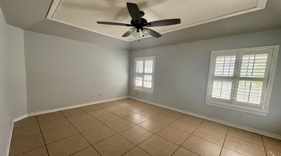 1913 Orange Blossom Lp, Laredo, Texas 78045, 4 Bedrooms Bedrooms, 8 Rooms Rooms,3 BathroomsBathrooms,Residential,For Rent,1913 Orange Blossom Lp,20254069