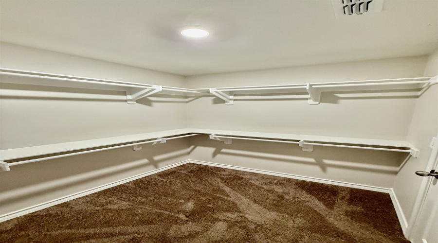 3710 Francisco S Ramirez St., Laredo, Texas 78046, 4 Bedrooms Bedrooms, 6 Rooms Rooms,2 BathroomsBathrooms,Residential,For Sale,3710 Francisco S Ramirez St.,20254504