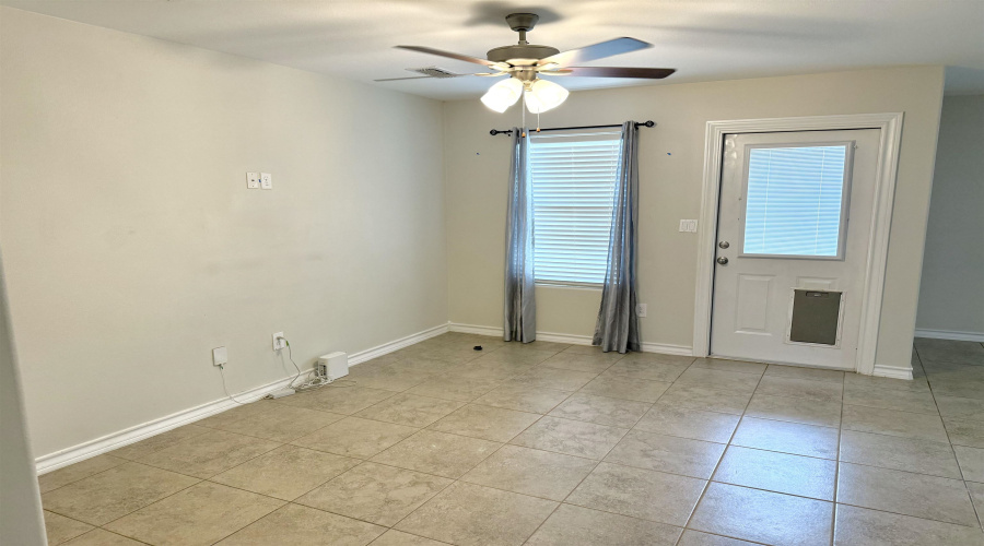 3710 Francisco S Ramirez St., Laredo, Texas 78046, 4 Bedrooms Bedrooms, 6 Rooms Rooms,2 BathroomsBathrooms,Residential,For Sale,3710 Francisco S Ramirez St.,20254504