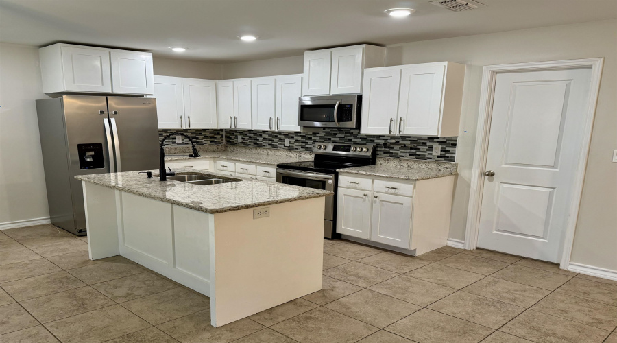 3710 Francisco S Ramirez St., Laredo, Texas 78046, 4 Bedrooms Bedrooms, 6 Rooms Rooms,2 BathroomsBathrooms,Residential,For Sale,3710 Francisco S Ramirez St.,20254504