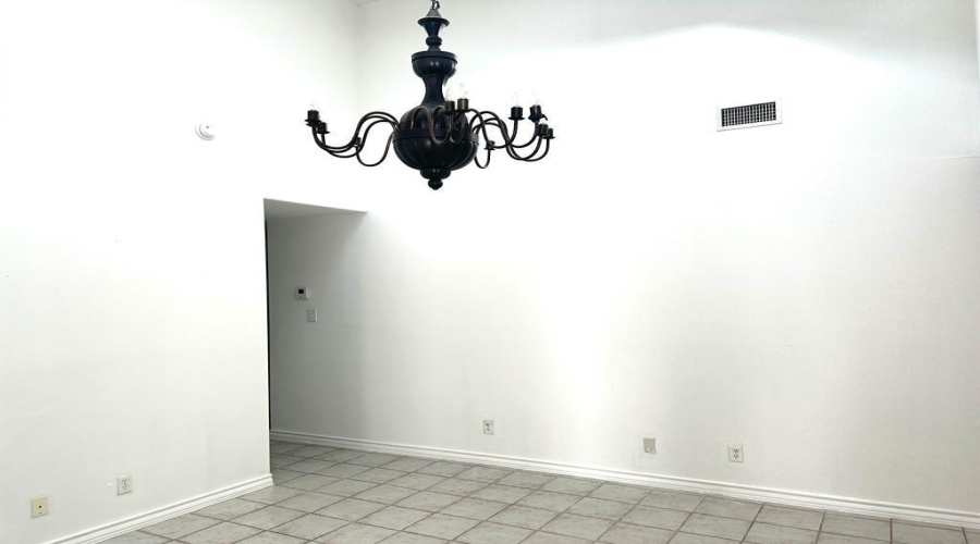 308 Cambridge Lp, Laredo, Texas 78045, 3 Bedrooms Bedrooms, 8 Rooms Rooms,3 BathroomsBathrooms,Residential,For Rent,308 Cambridge Lp,20254505