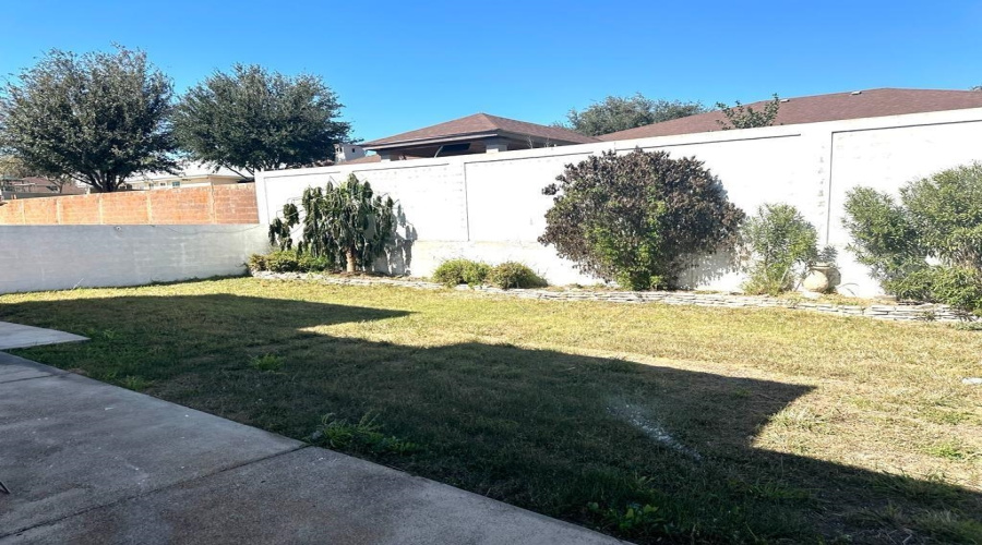 308 Cambridge Lp, Laredo, Texas 78045, 3 Bedrooms Bedrooms, 8 Rooms Rooms,3 BathroomsBathrooms,Residential,For Rent,308 Cambridge Lp,20254505