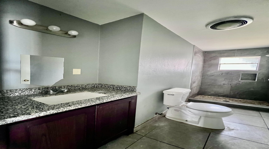 110 N Malinche Ave, Laredo, Texas 78043, 3 Bedrooms Bedrooms, 6 Rooms Rooms,2 BathroomsBathrooms,Residential,For Rent,110 N Malinche Ave,20254506