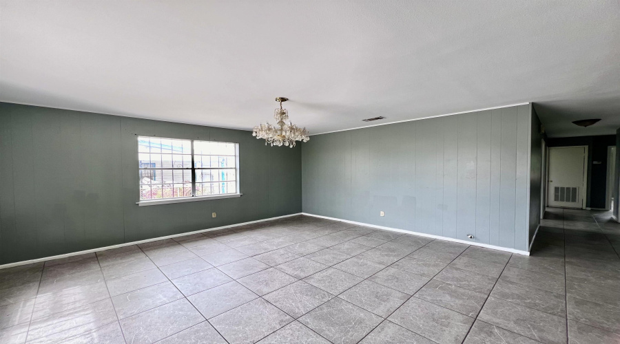 110 N Malinche Ave, Laredo, Texas 78043, 3 Bedrooms Bedrooms, 6 Rooms Rooms,2 BathroomsBathrooms,Residential,For Rent,110 N Malinche Ave,20254506