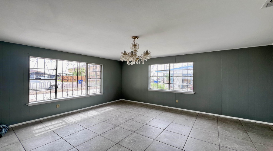 110 N Malinche Ave, Laredo, Texas 78043, 3 Bedrooms Bedrooms, 6 Rooms Rooms,2 BathroomsBathrooms,Residential,For Rent,110 N Malinche Ave,20254506