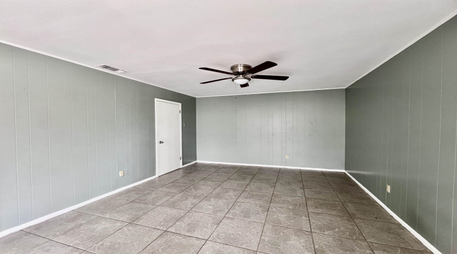 110 N Malinche Ave, Laredo, Texas 78043, 3 Bedrooms Bedrooms, 6 Rooms Rooms,2 BathroomsBathrooms,Residential,For Rent,110 N Malinche Ave,20254506